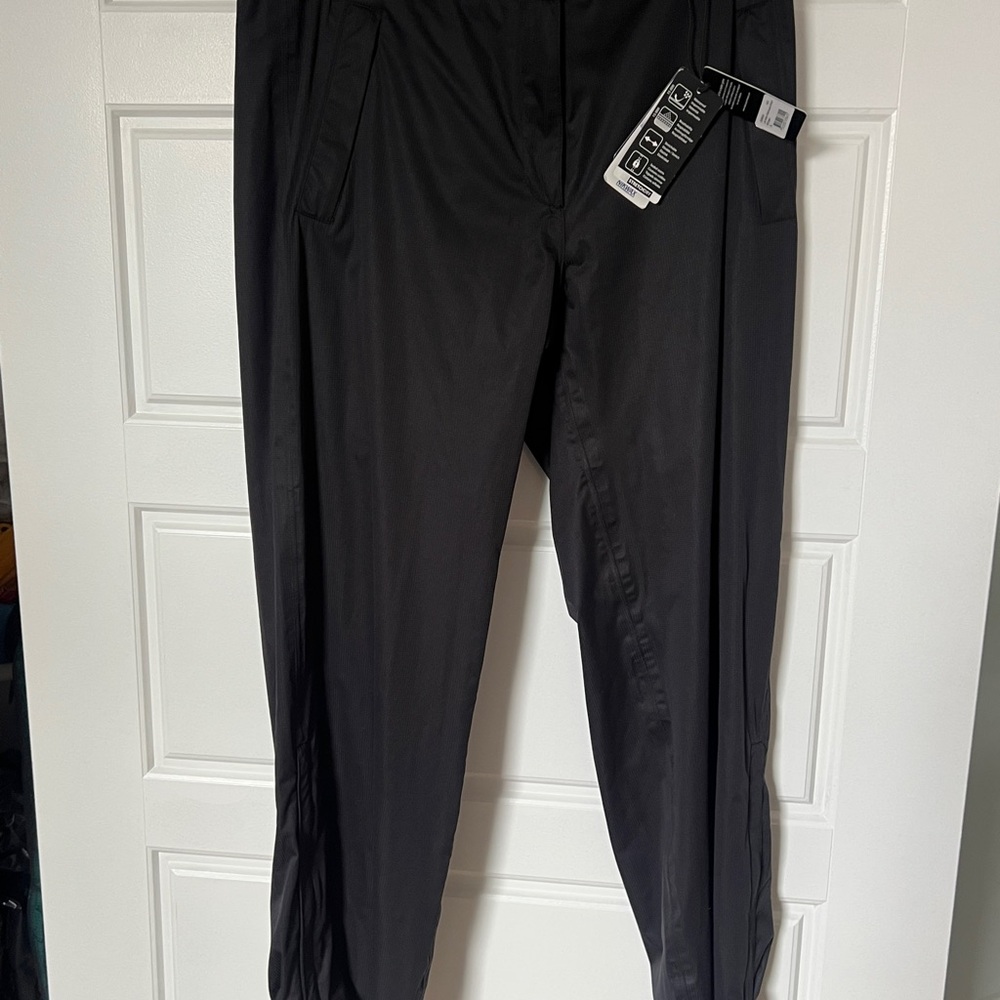 Women’s Abacus Golf Rain pants size XL.